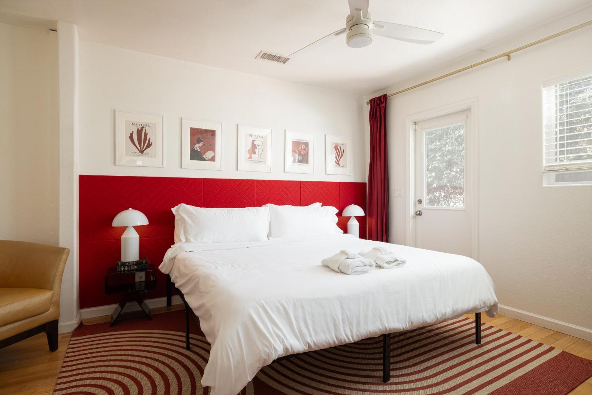 Modern Retro Close To Dt, Zoo, Parking, Hot Tub Holiday home