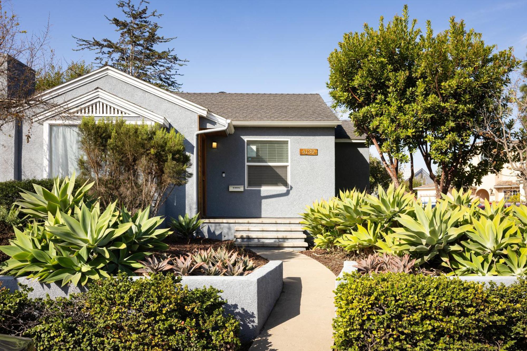 Modern Retro Close To Dt, Zoo, Parking, Hot Tub Holiday home