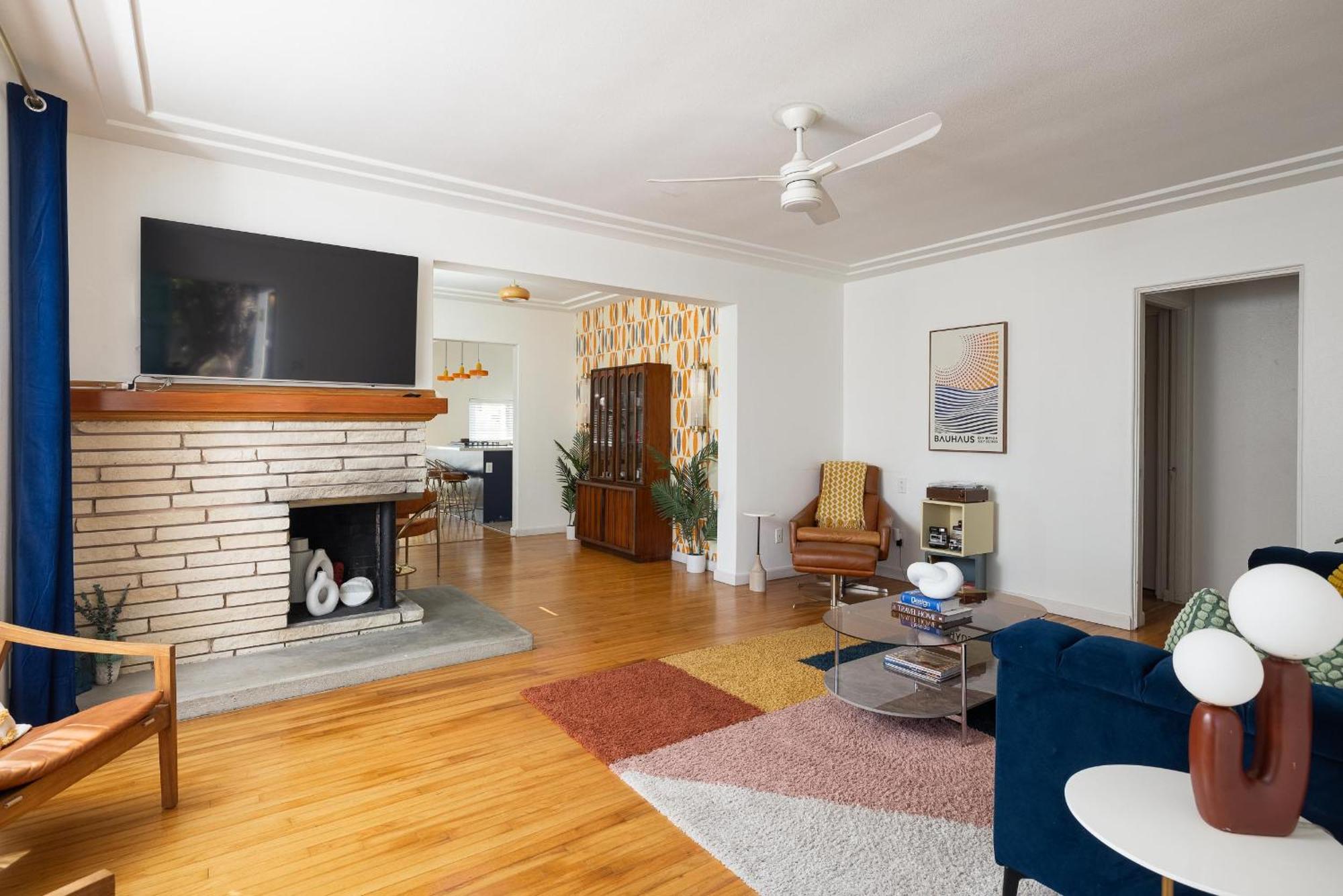 Modern Retro Close To Dt, Zoo, Parking, Hot Tub *